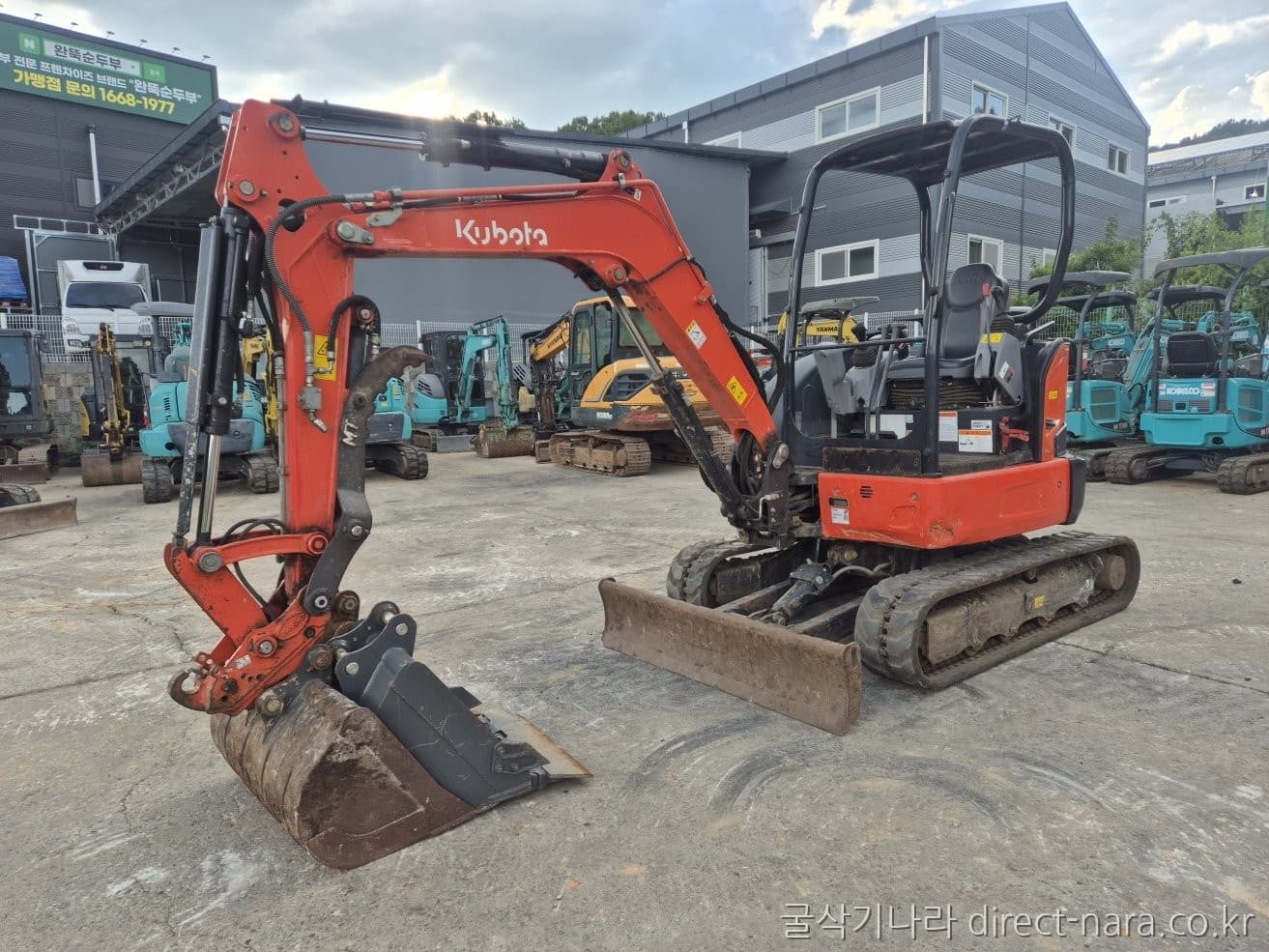 Kubota U30