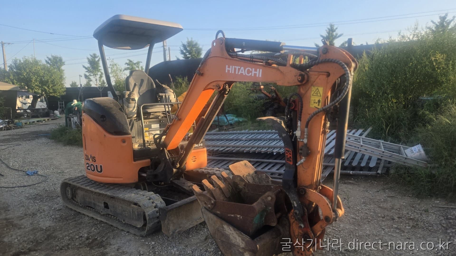 Экскаватор Hitachi