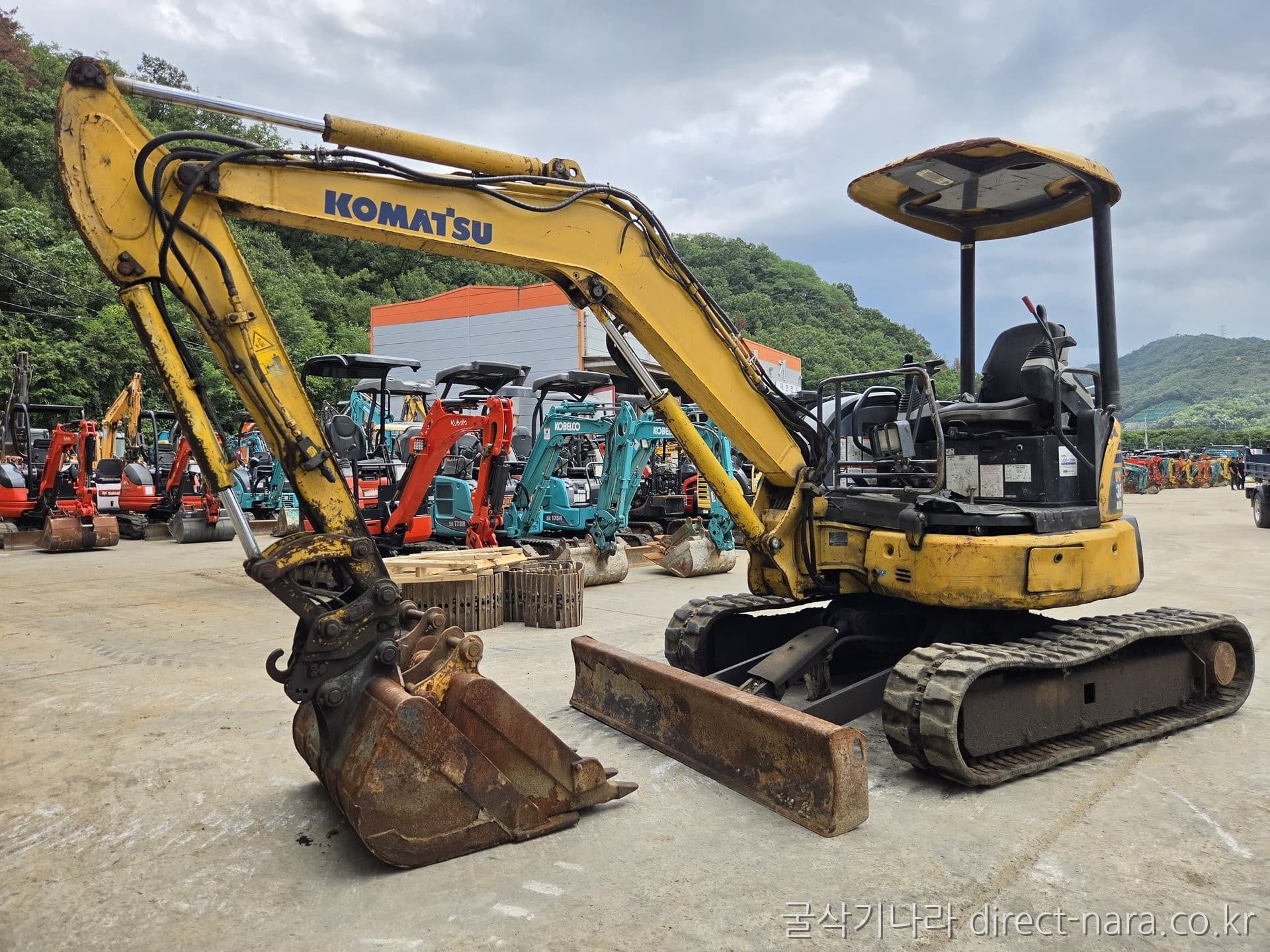 Komatsu PC35
