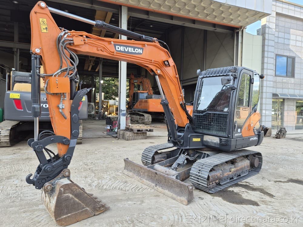 Doosan (Develon) DX55MT