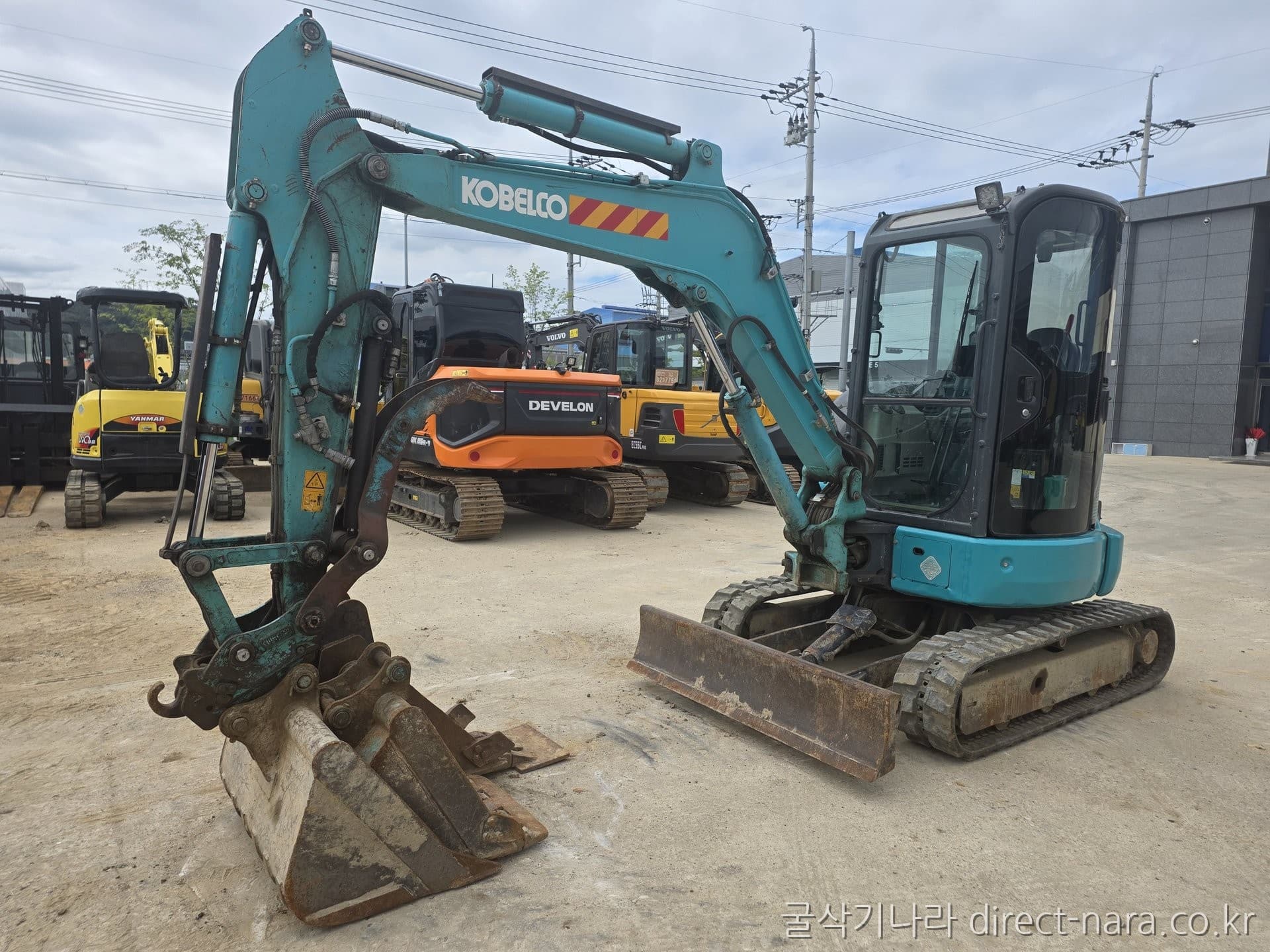 Kobelco SK35