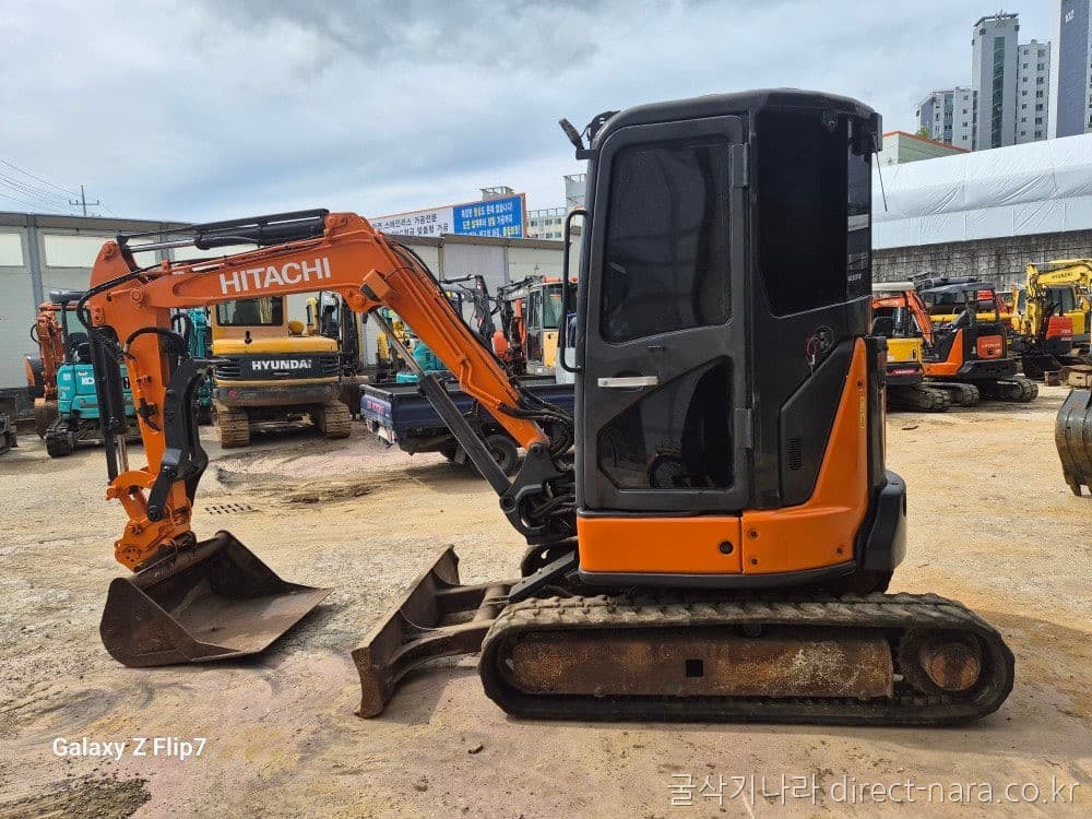 Hitachi ZX30U-5A