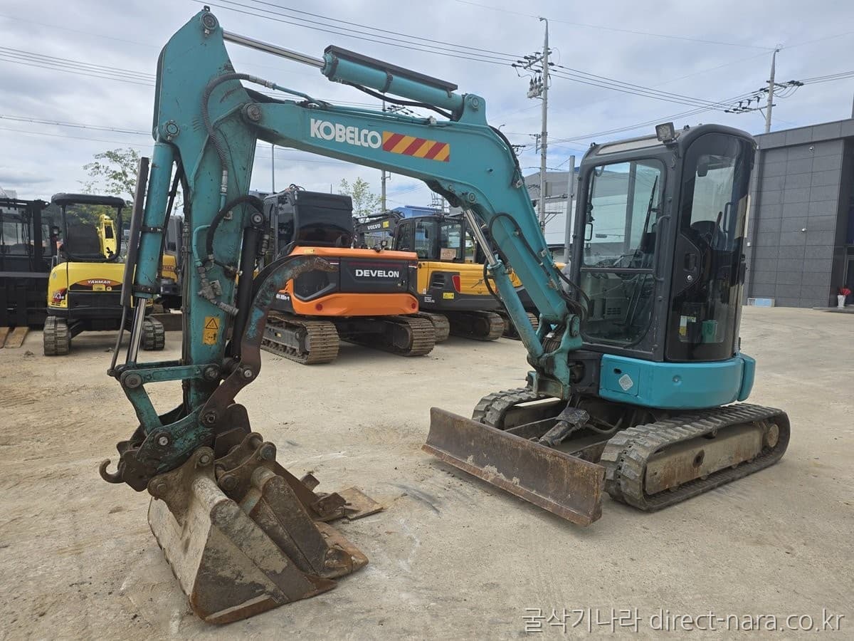 Kobelco SK35SR