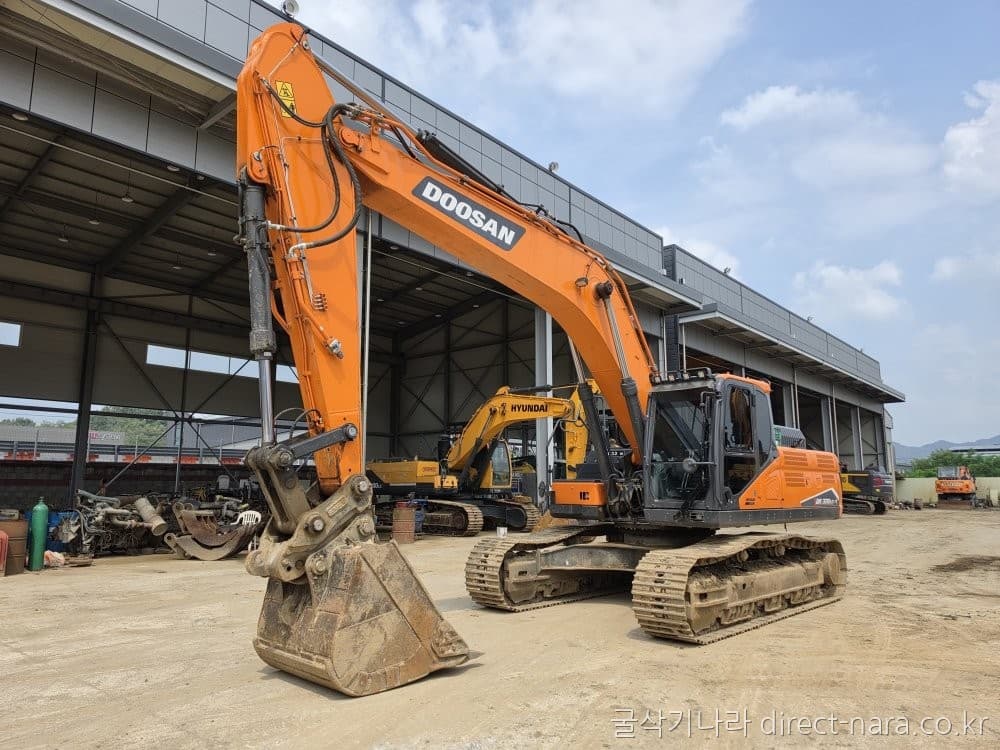 Doosan (Develon) DX320LC7
