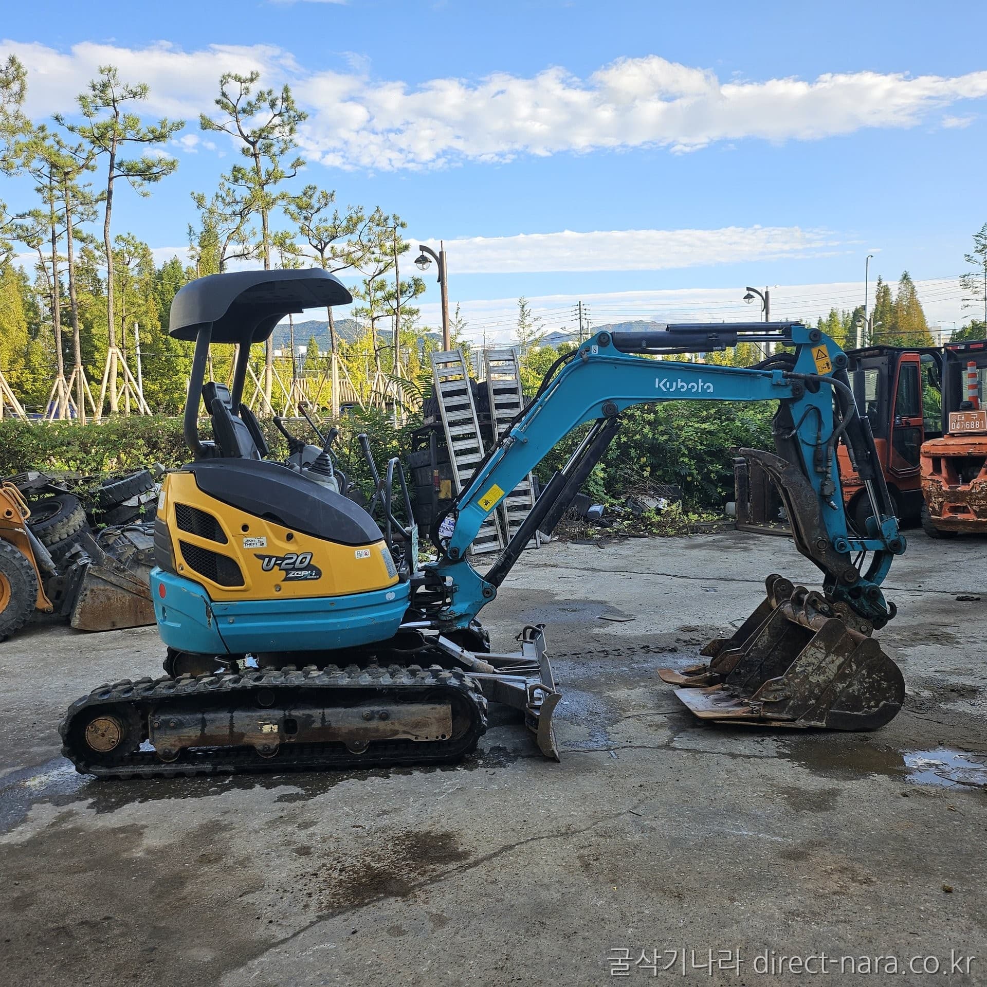 Kubota U20