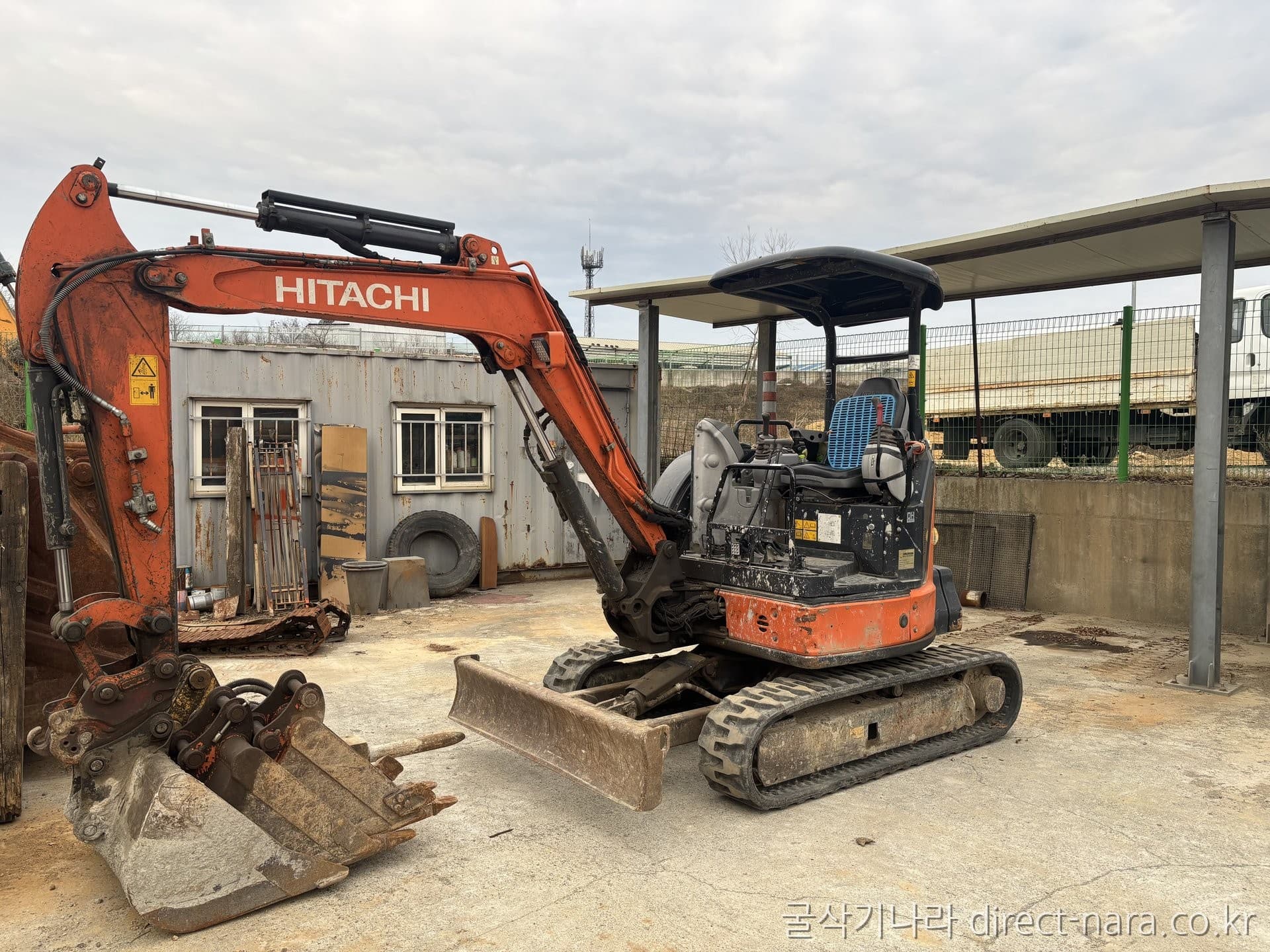 Hitachi ZX35