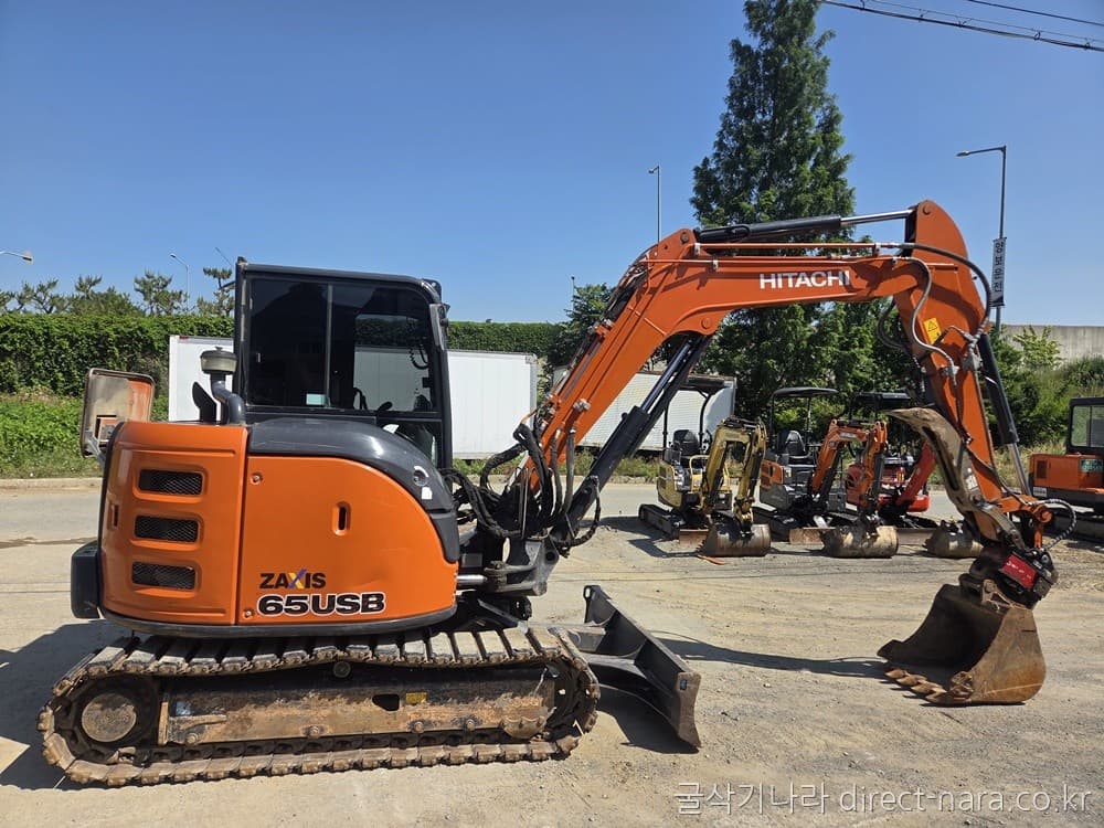 Hitachi ZX65