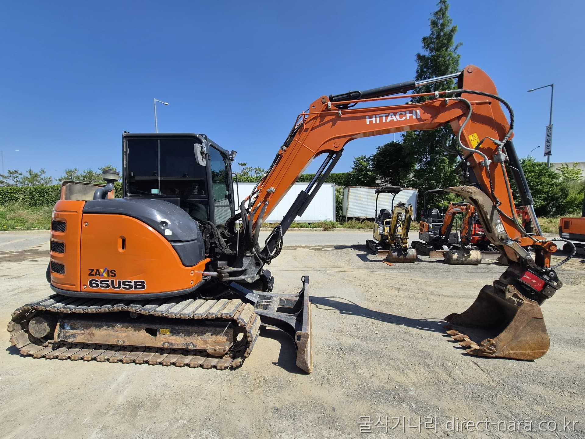 Hitachi ZX65