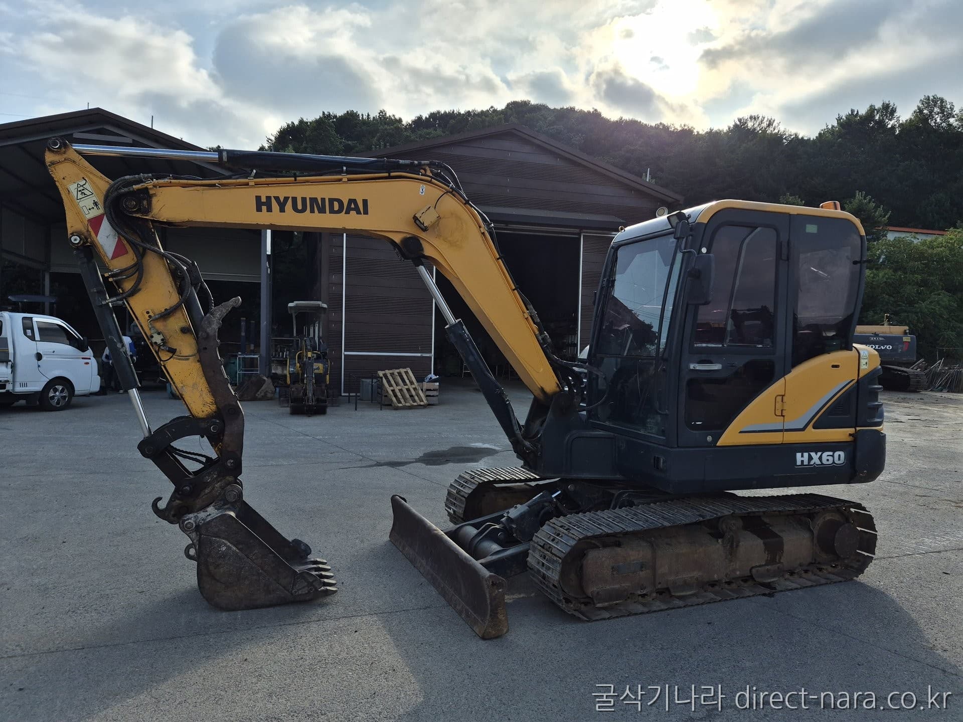 HD Hyundai HX60