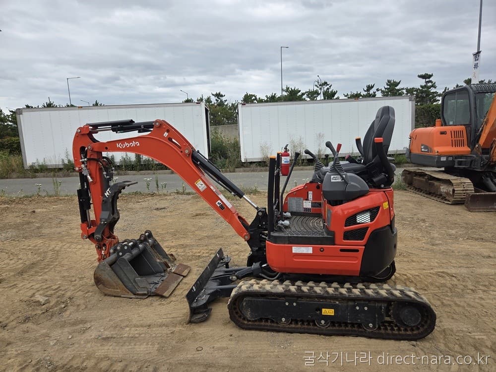 Kubota U17