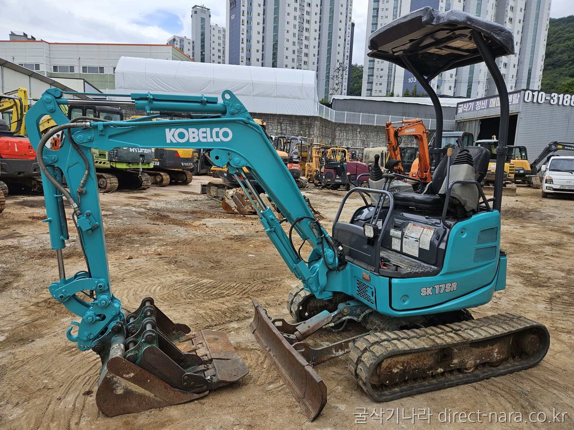 Kobelco SK17