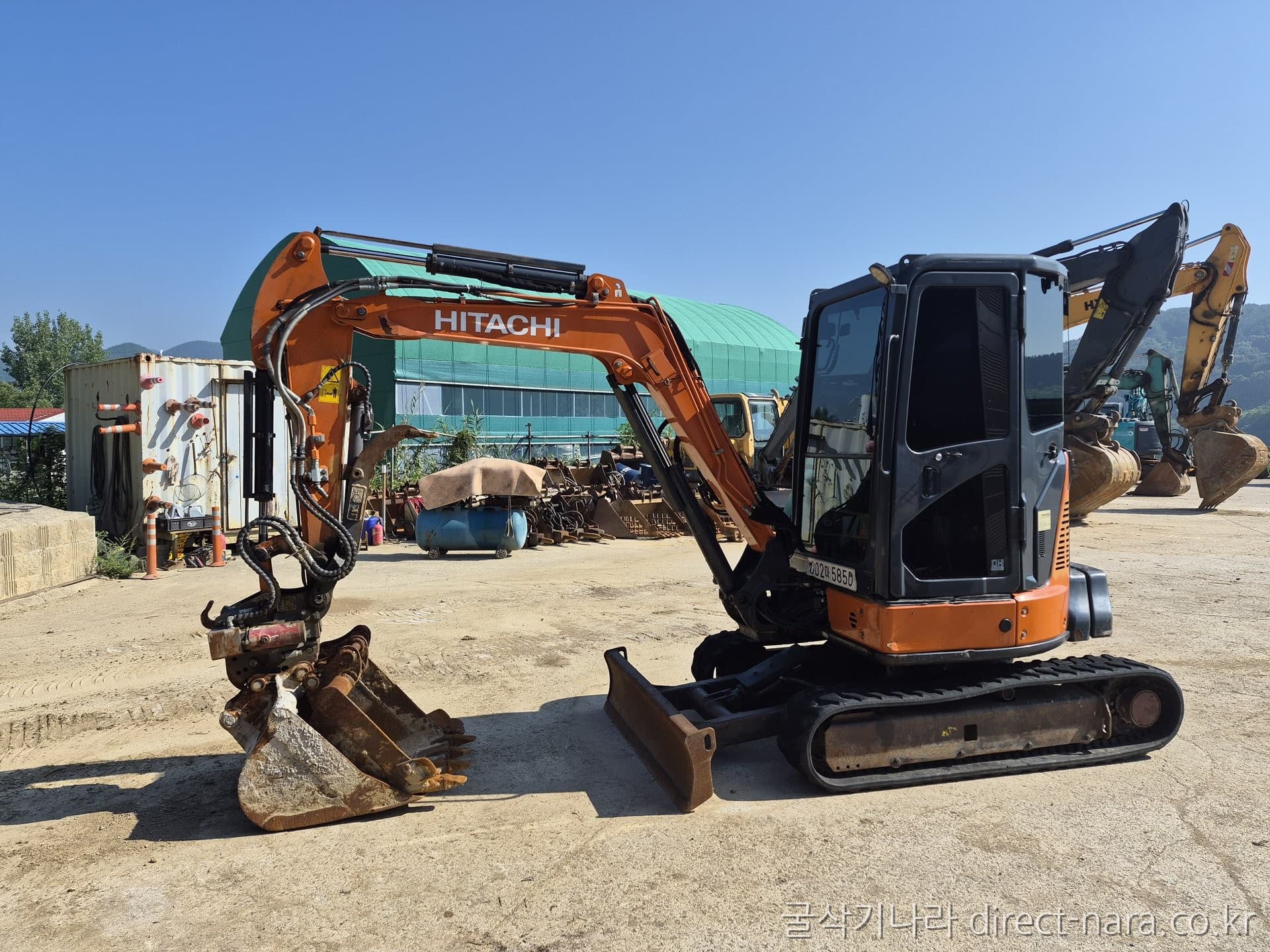 Hitachi ZX35