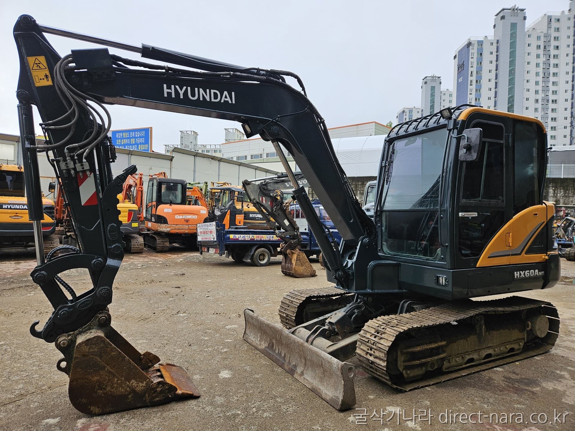 HD Hyundai HX60MT