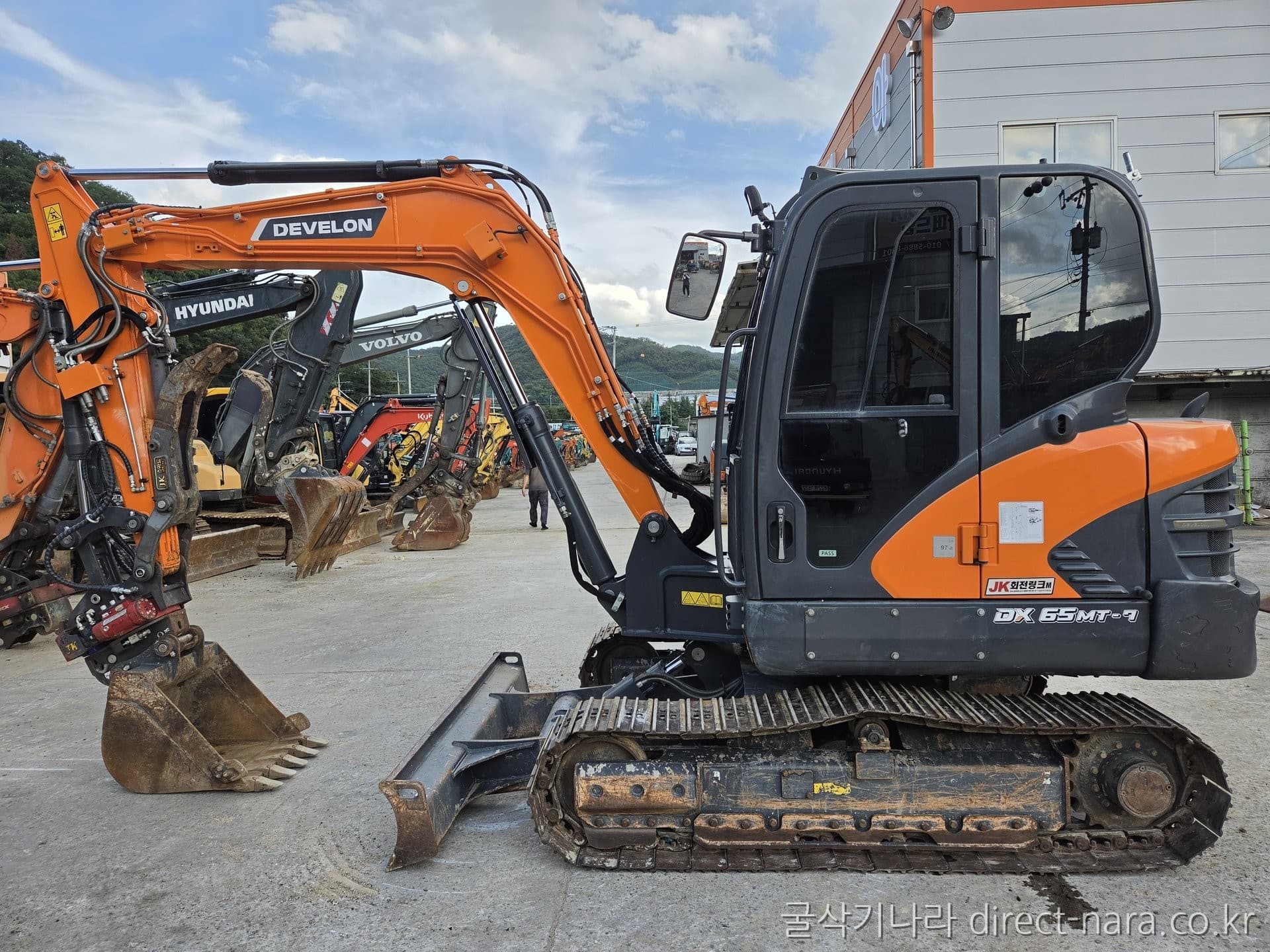 Doosan (Develon) DX65MT