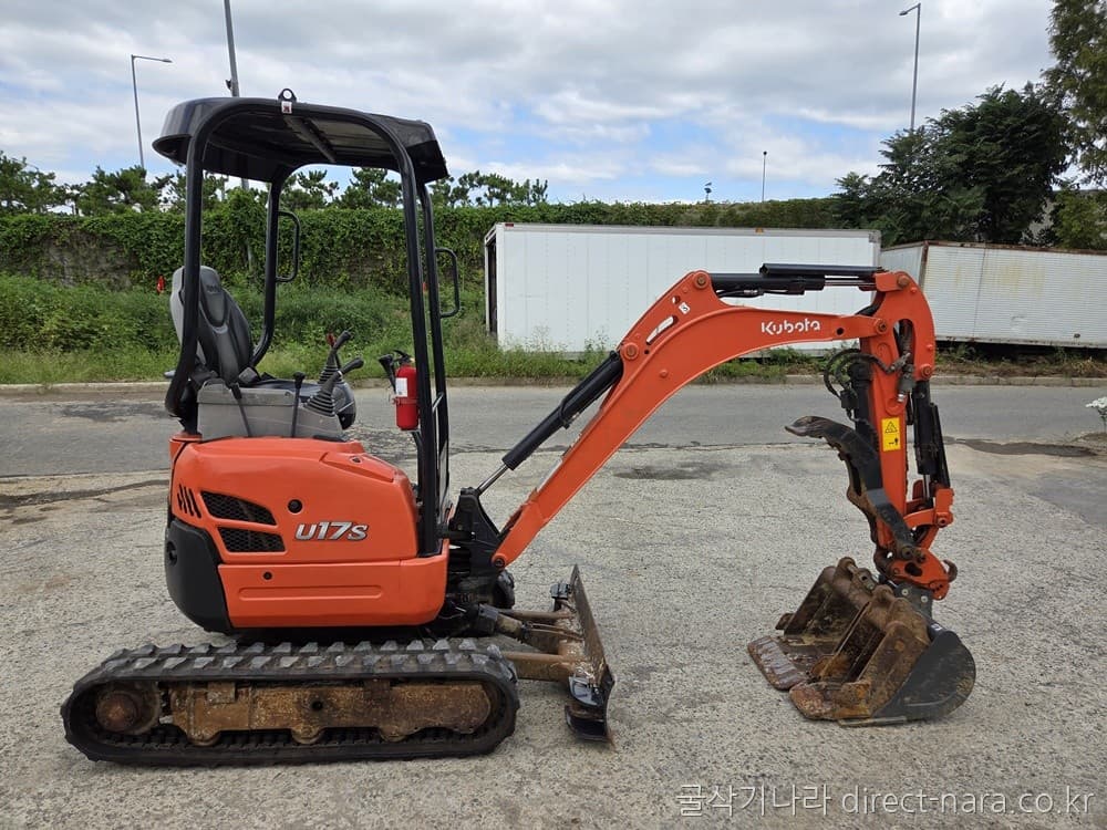 Kubota U17