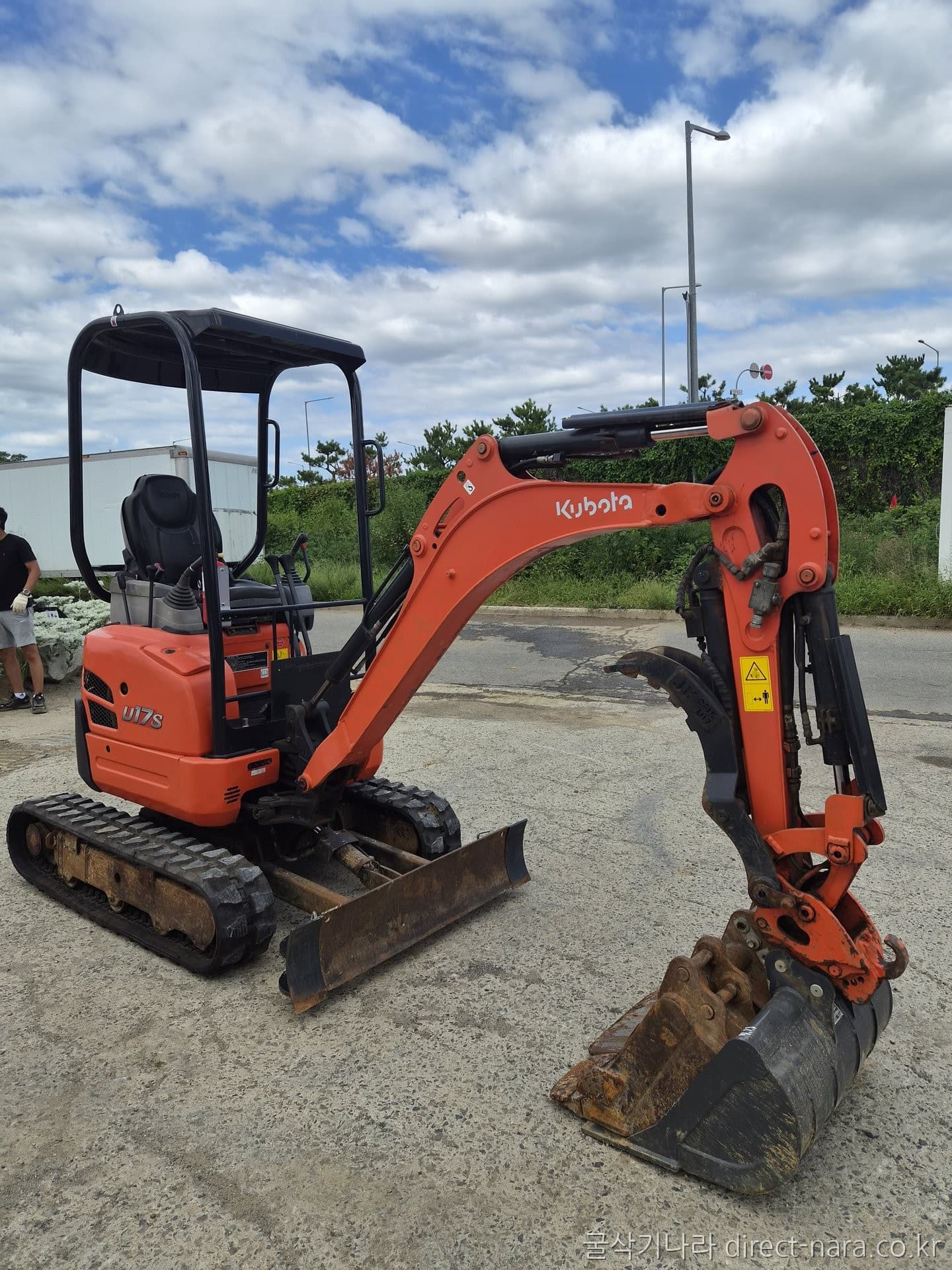 Kubota U17