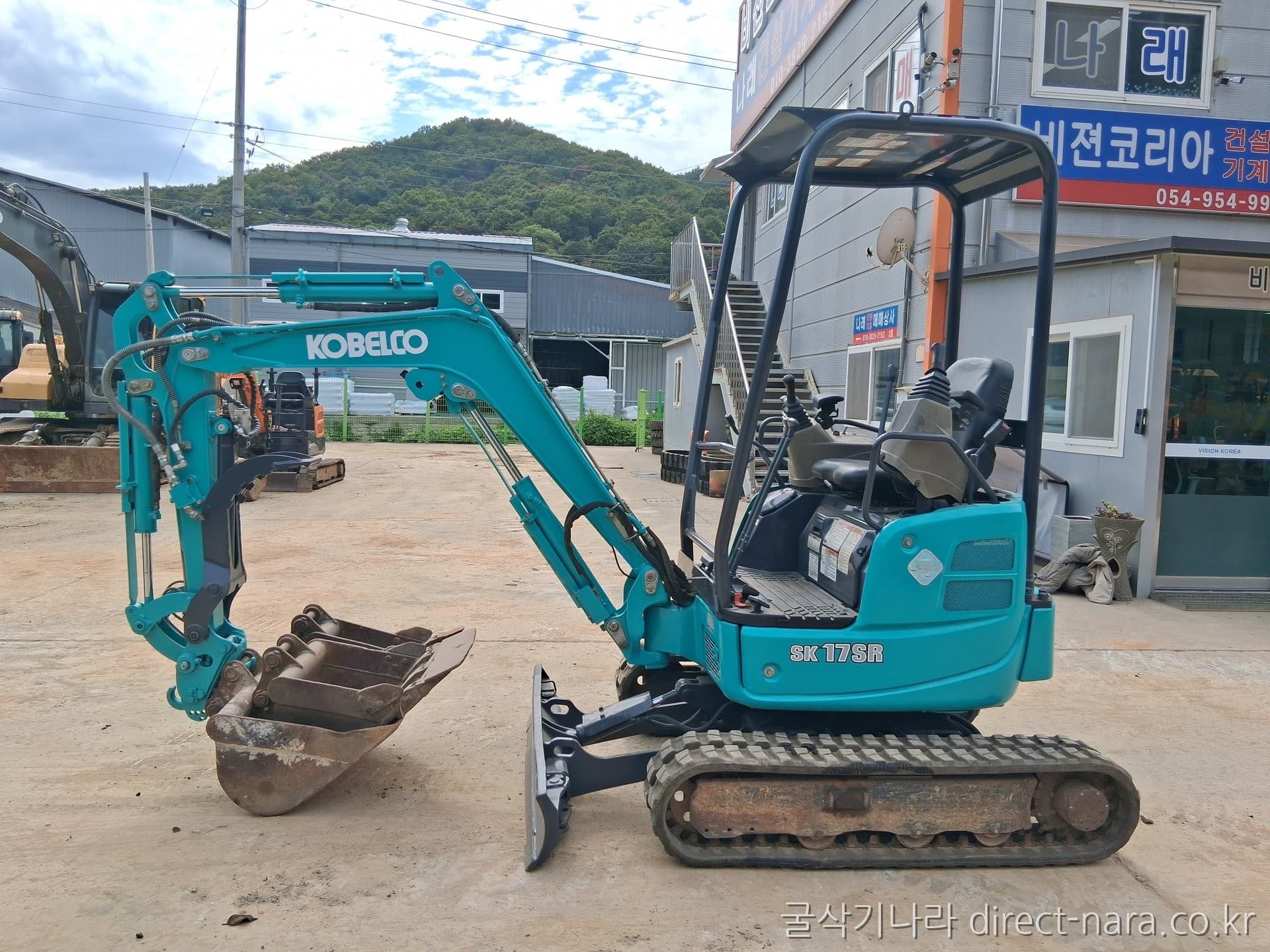 Kobelco SK17