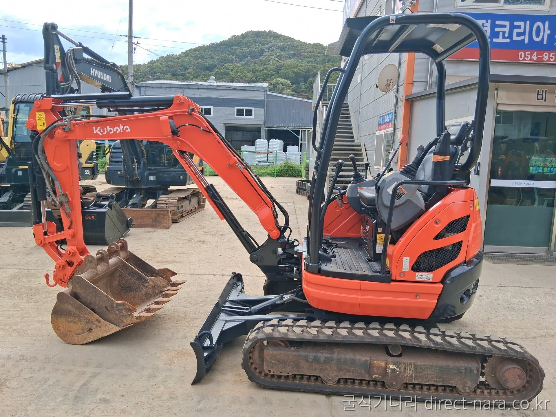 Kubota U20