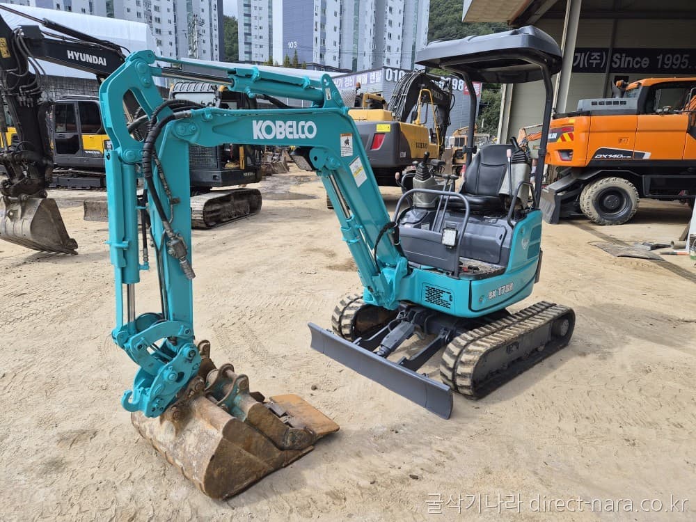 Kobelco SK17SR
