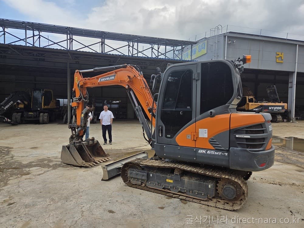 Doosan (Develon) DX65MT