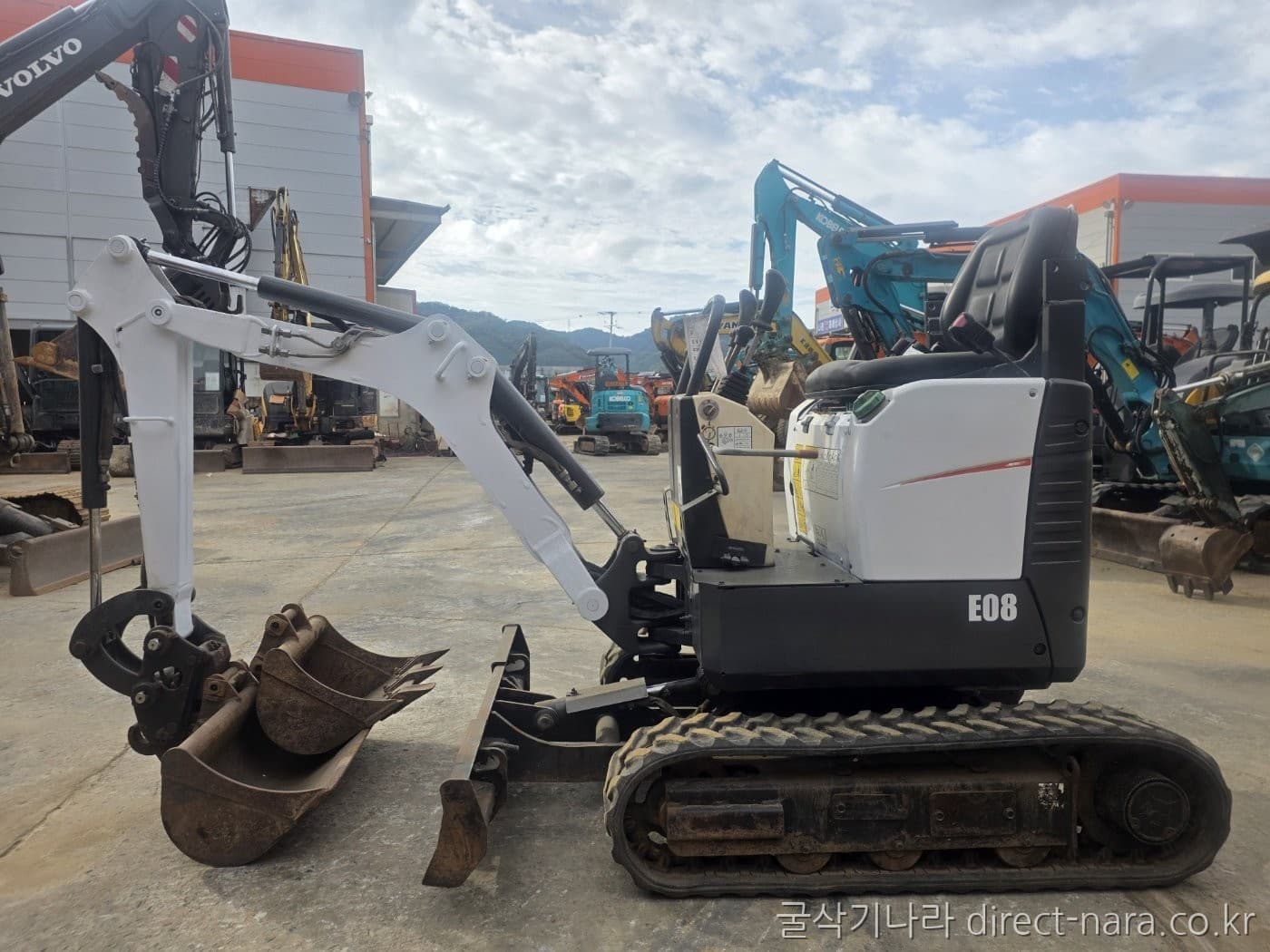 Bobcat E08