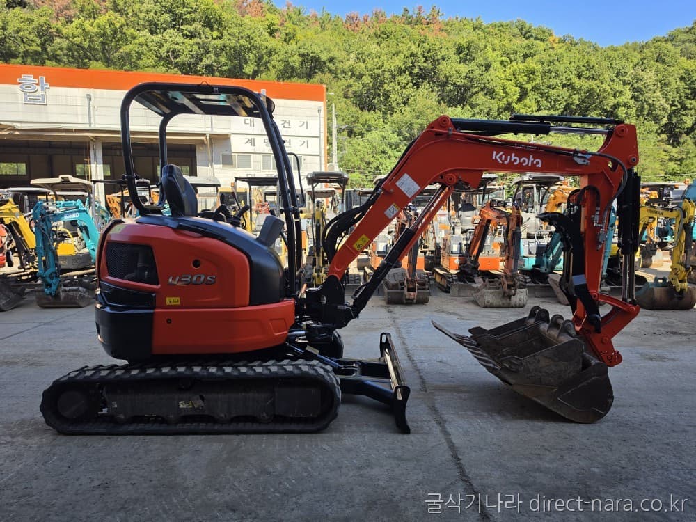 Kubota U30