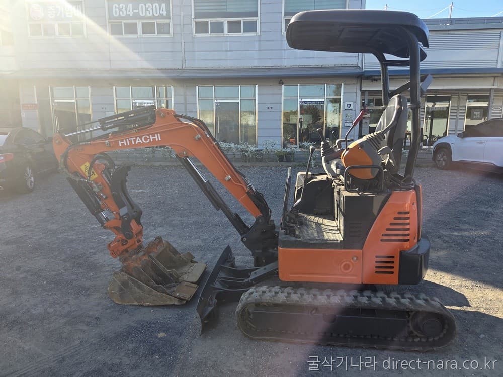 Hitachi ZX17