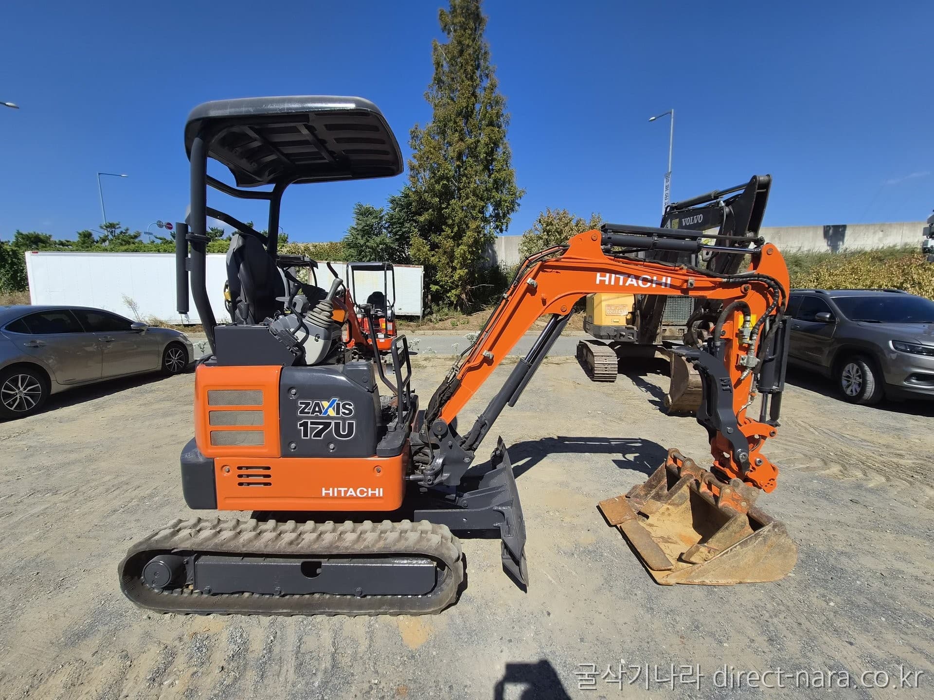 Hitachi ZX17