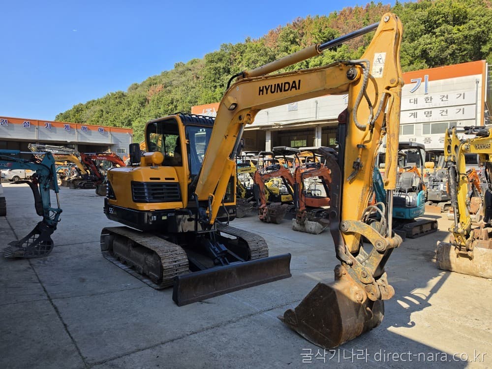HD Hyundai R55