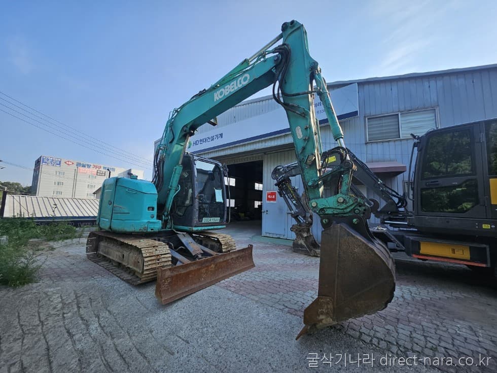 Kobelco SK75
