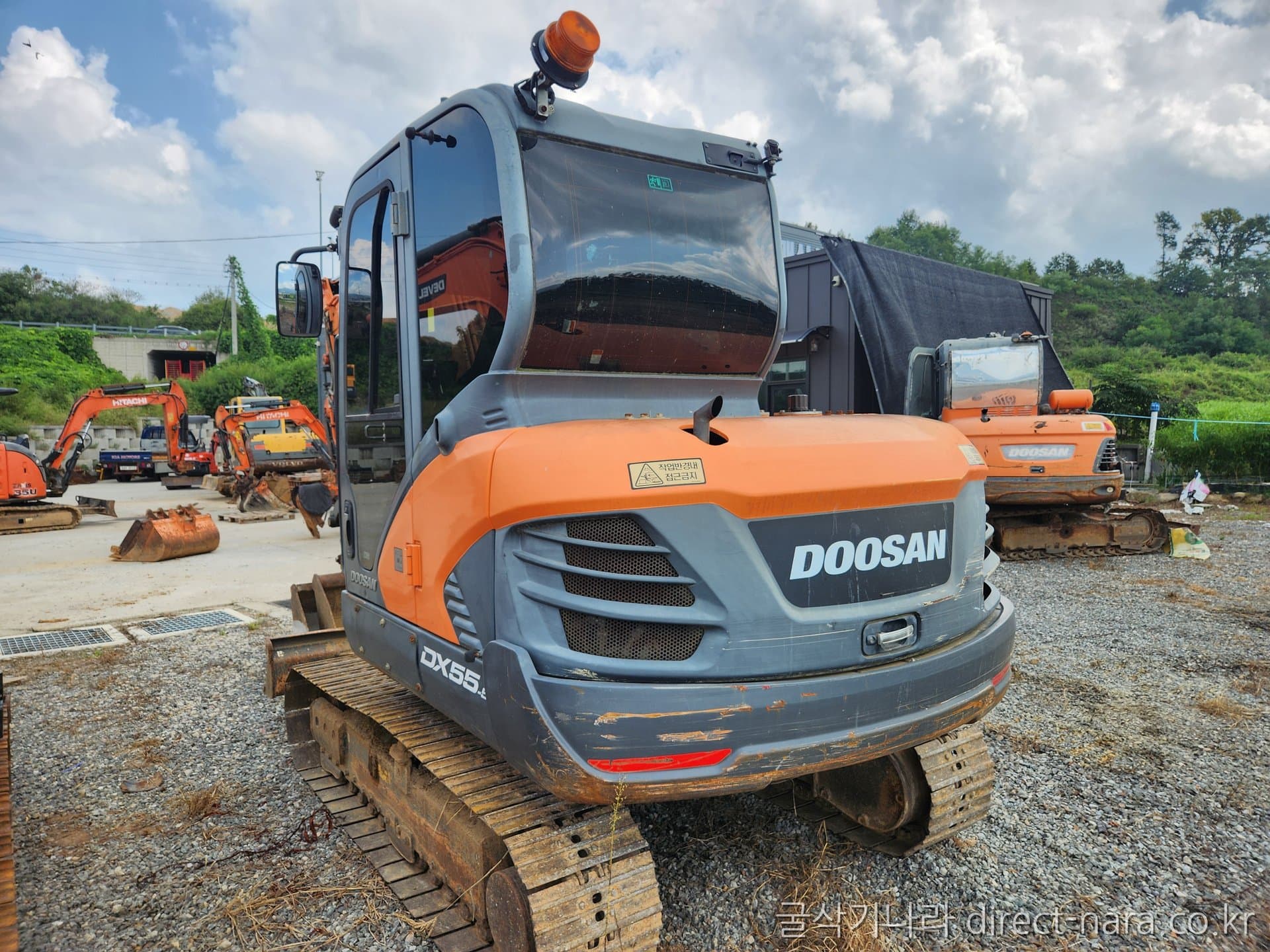 Doosan (Develon) DX55