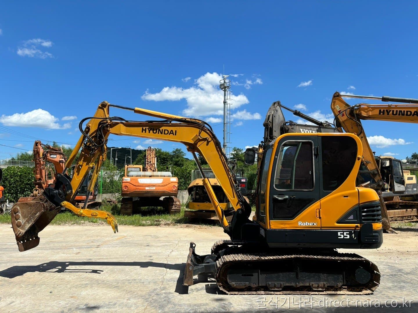 HD Hyundai R55
