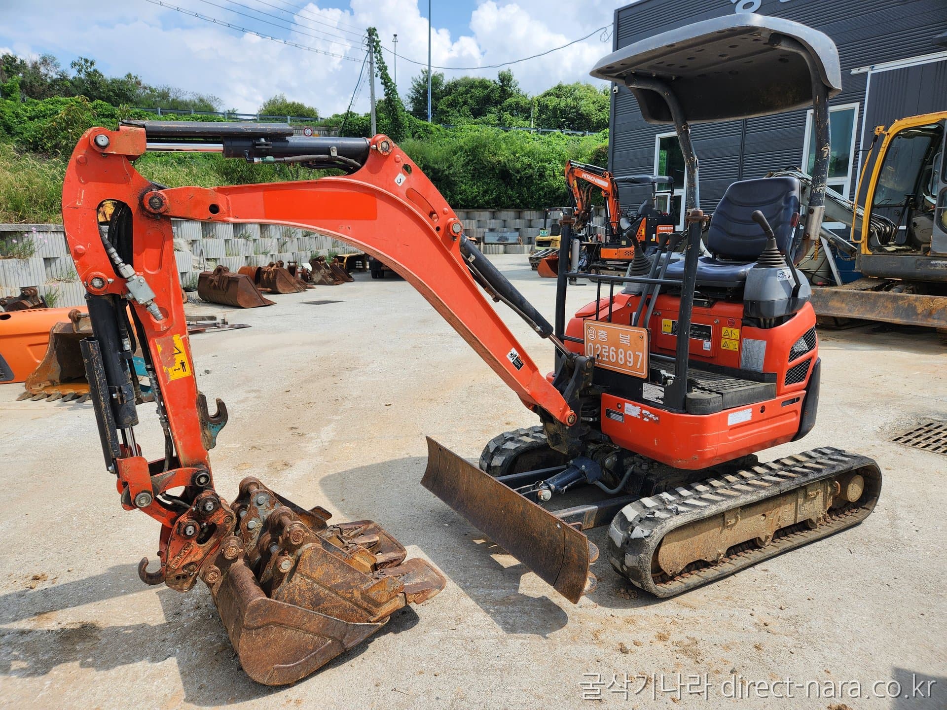 Kubota U17