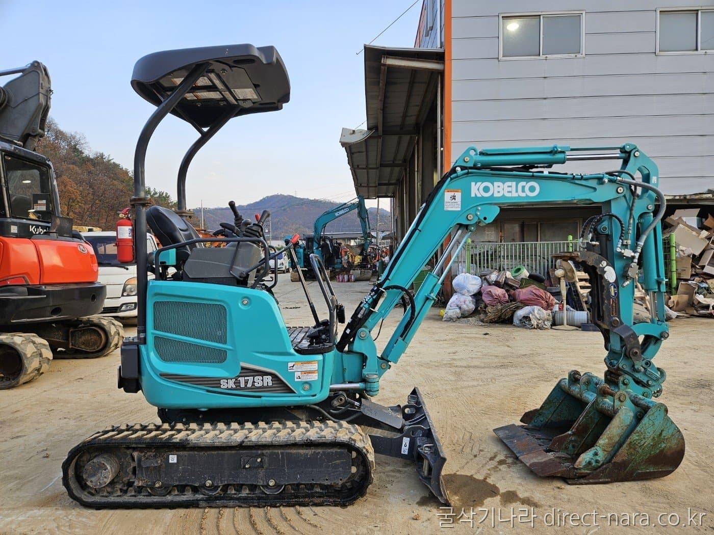 Kobelco SK17