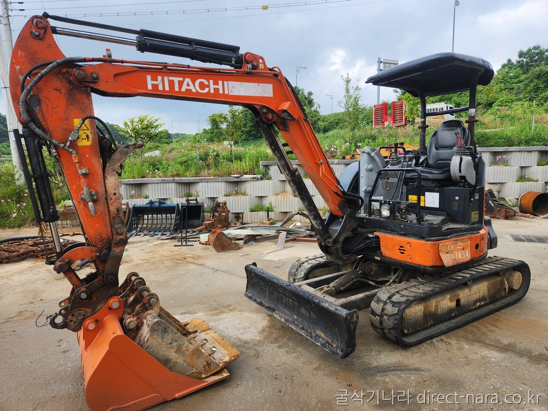 Hitachi ZX35