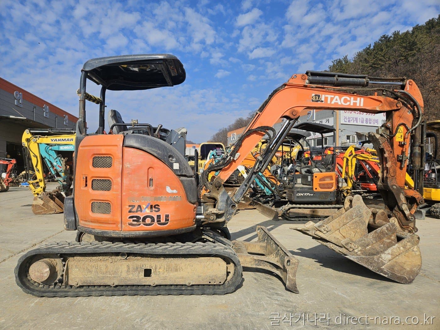 Hitachi ZX30
