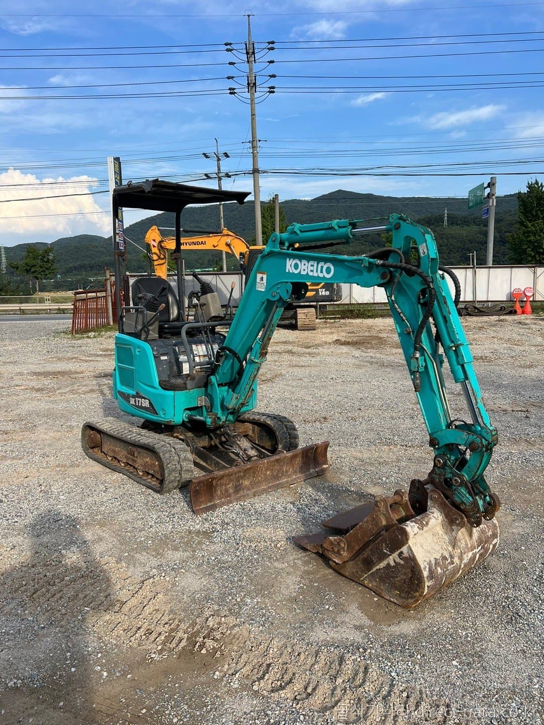 Kobelco SK17