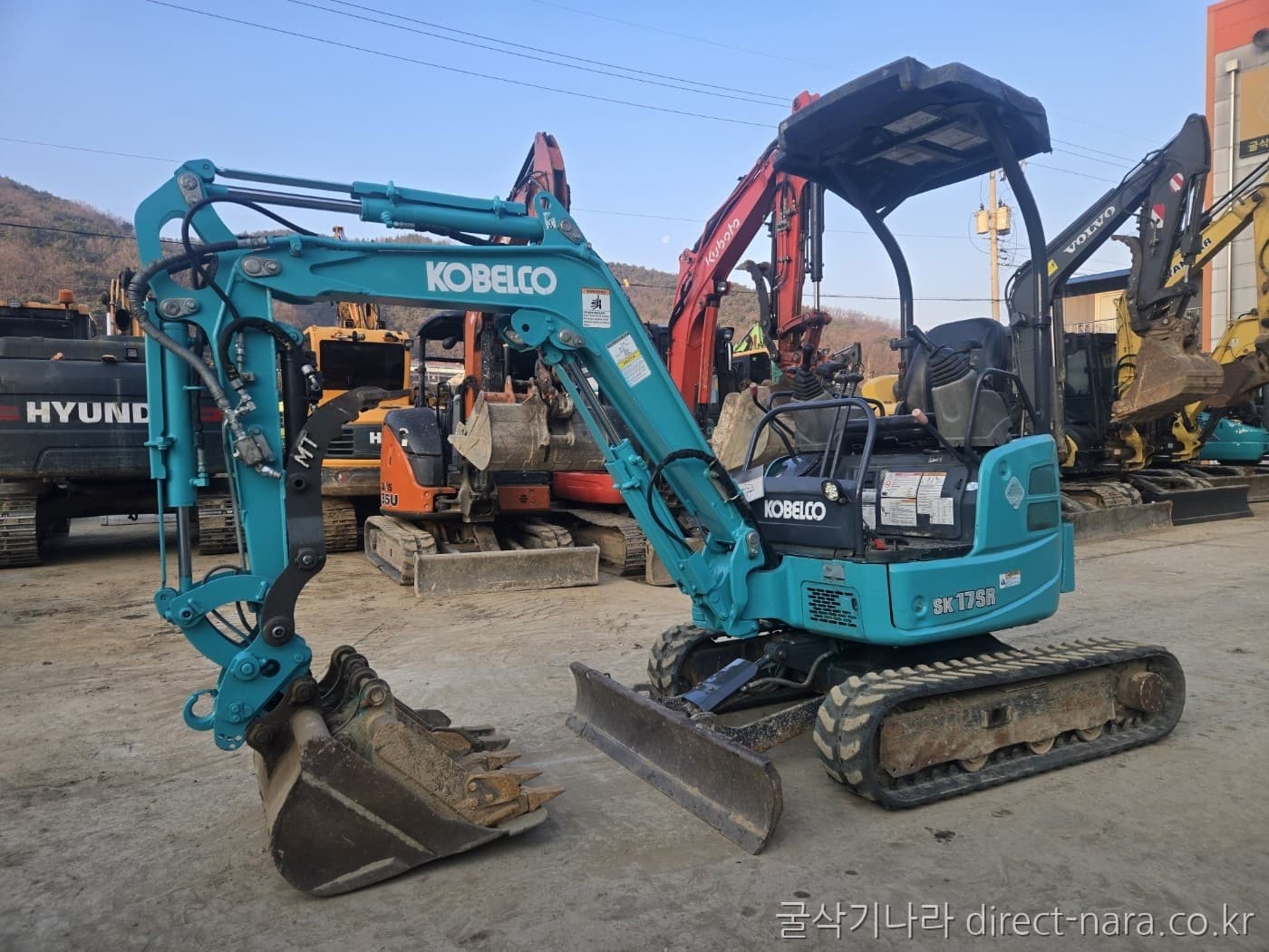 Kobelco SK17