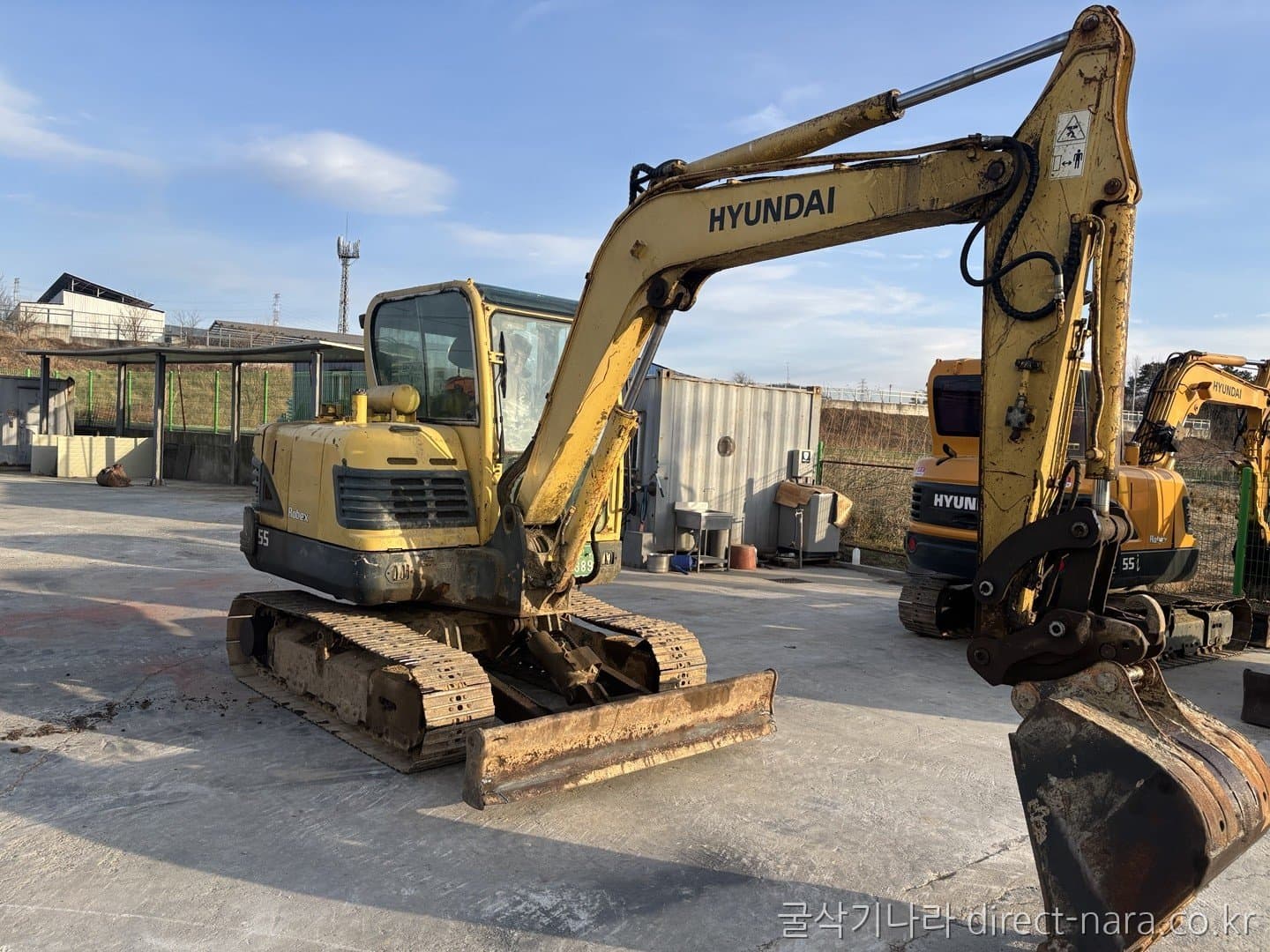 HD Hyundai R55