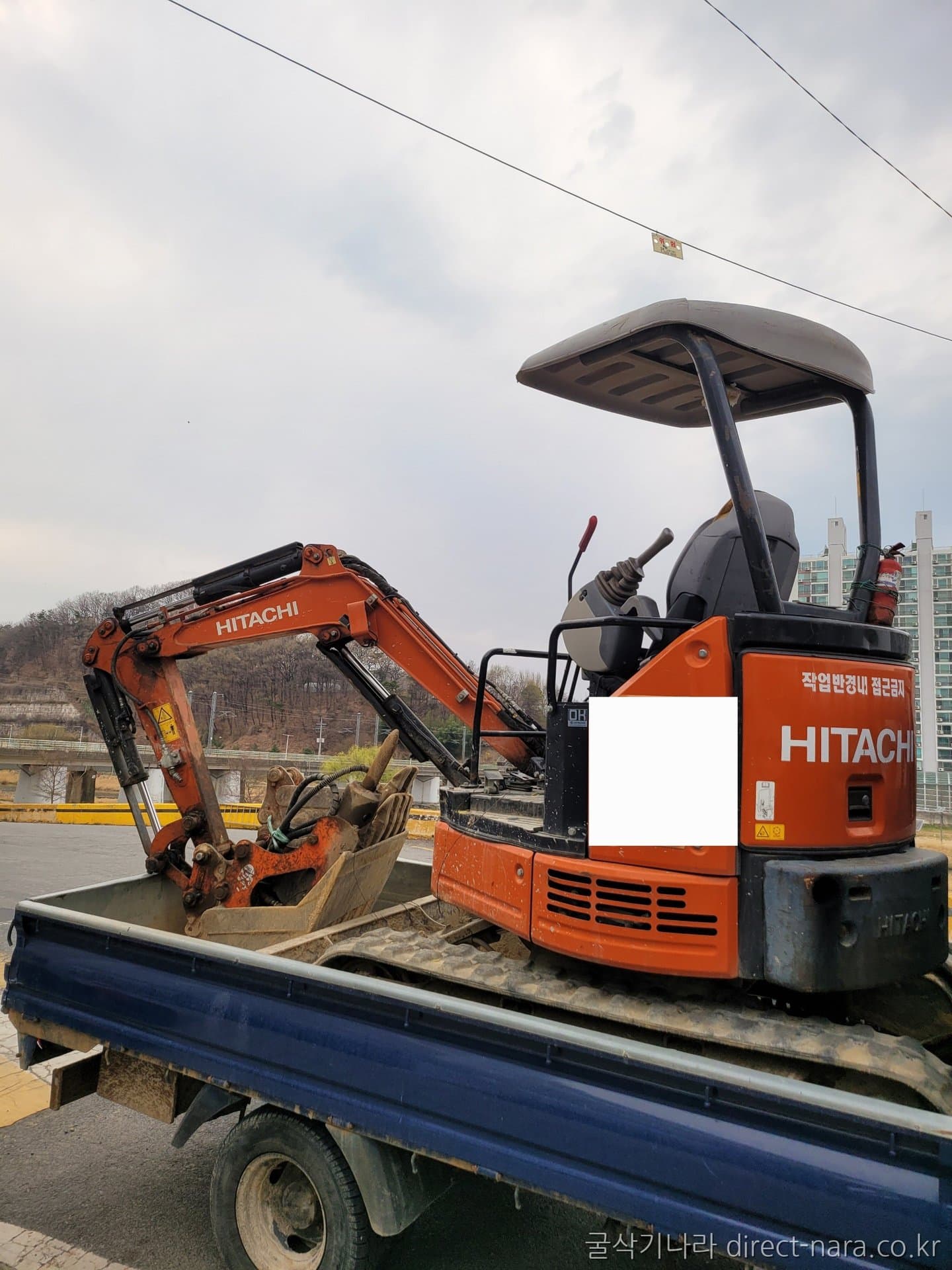 Hitachi ZX20U5B