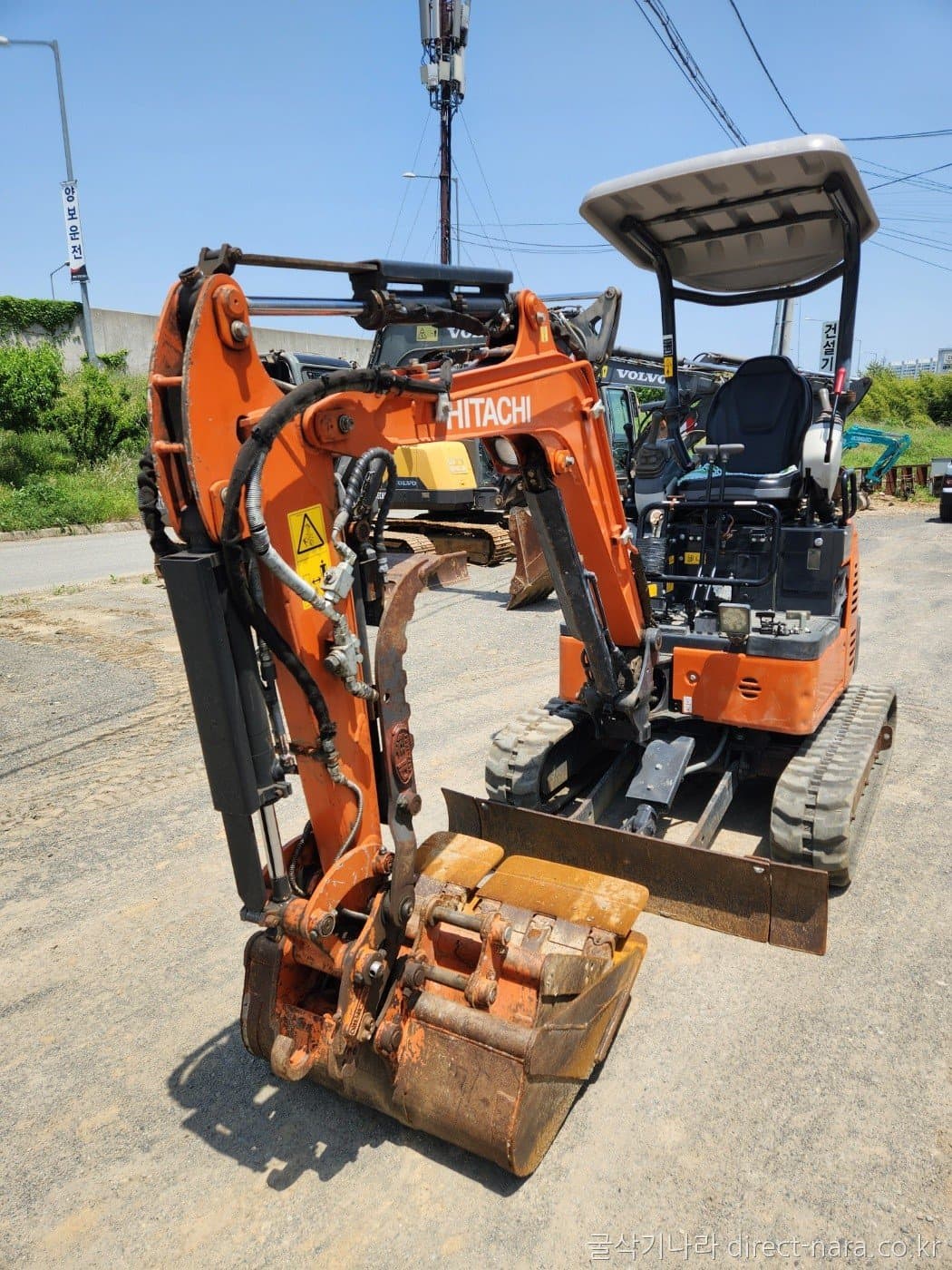 Hitachi ZX17