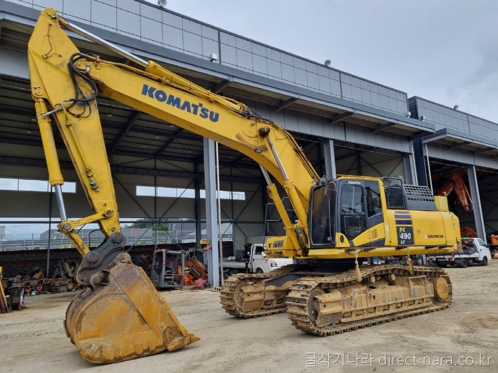 Komatsu PC490LC-11