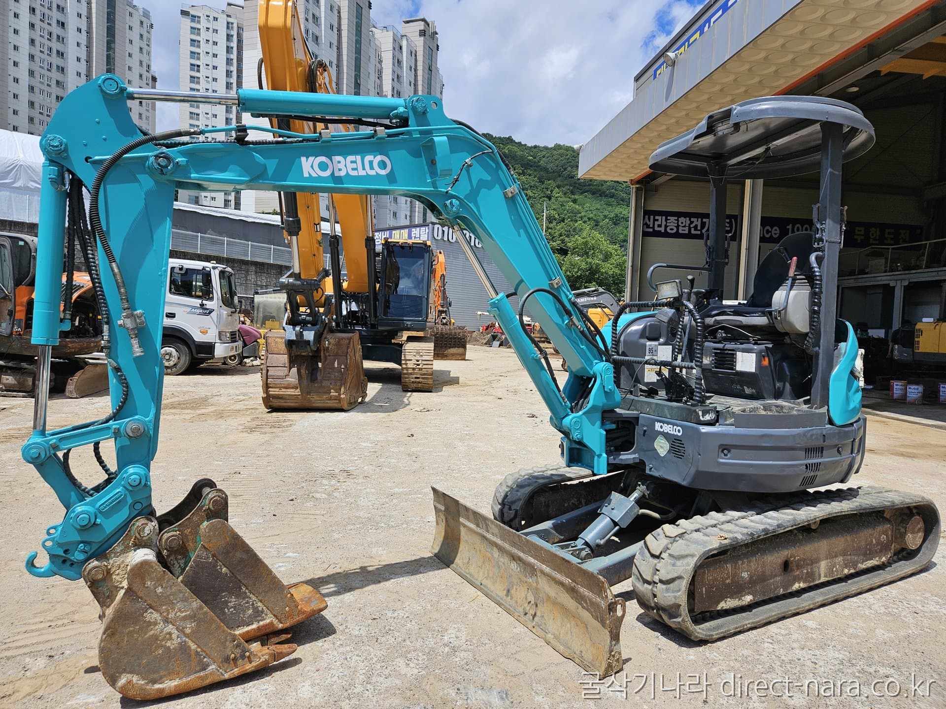 Kobelco SK30