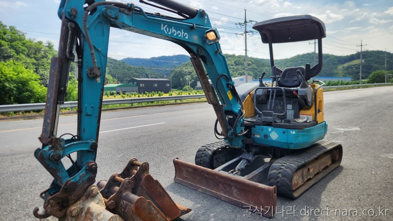 HD Hyundai U30-5