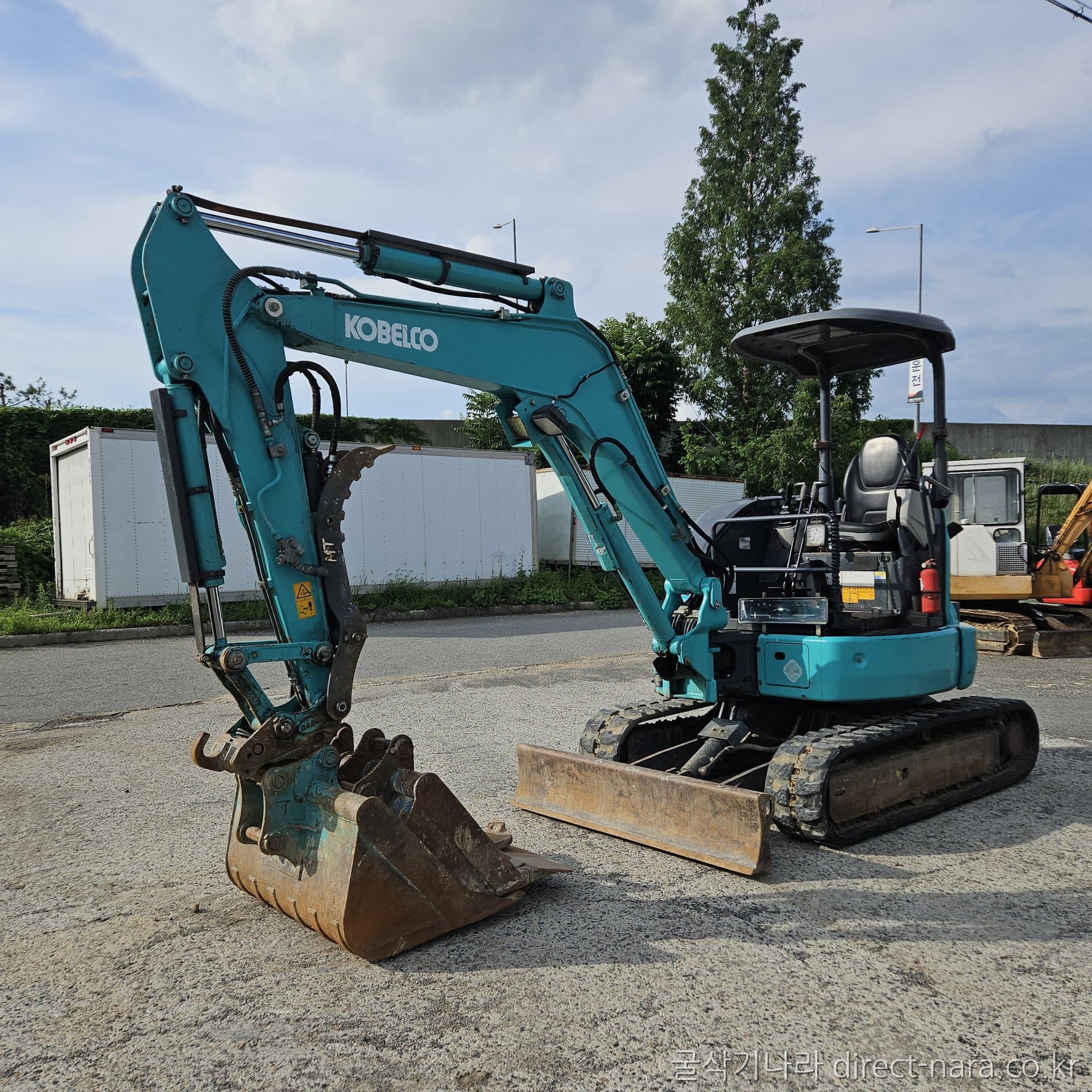 Kobelco SK35