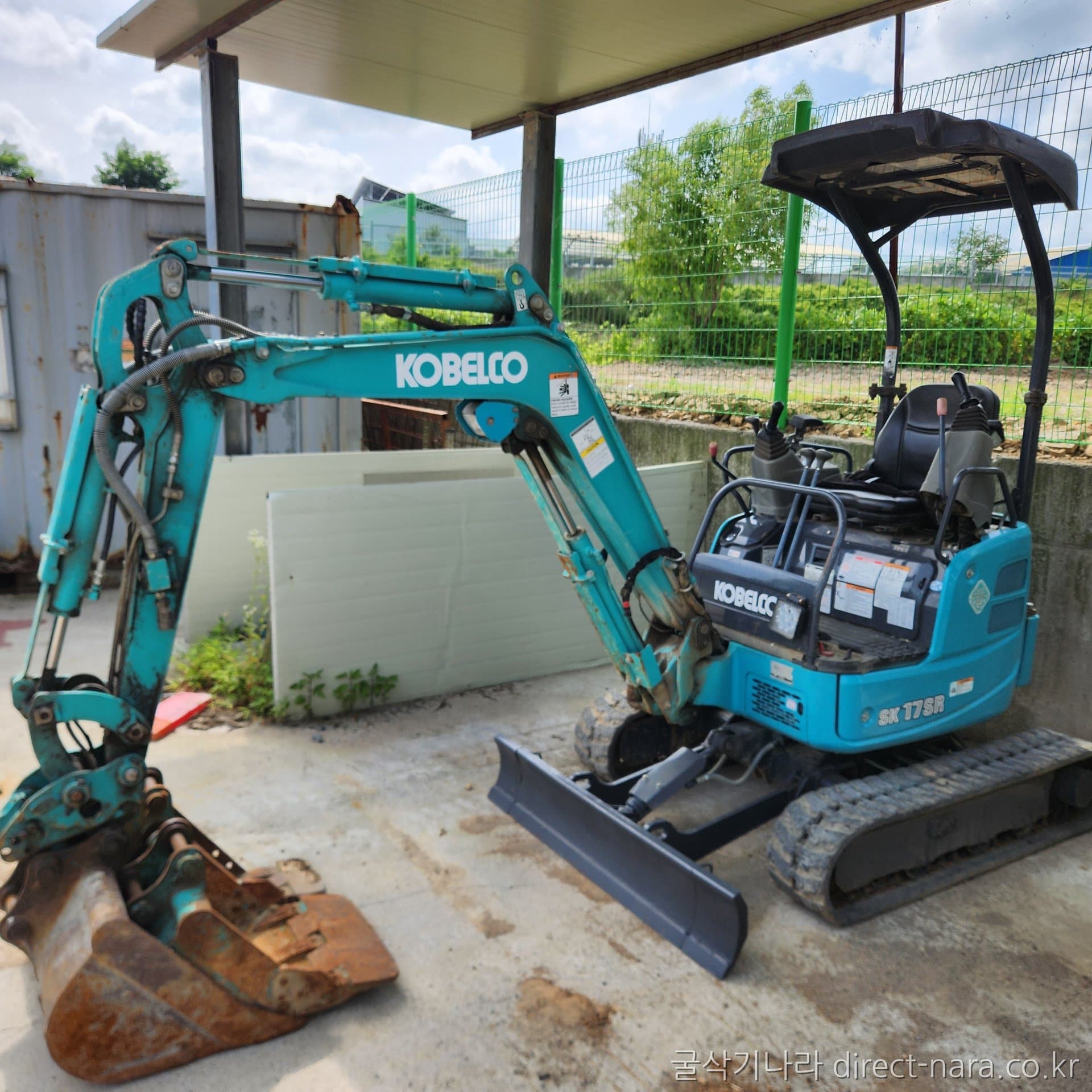 Kobelco SK17