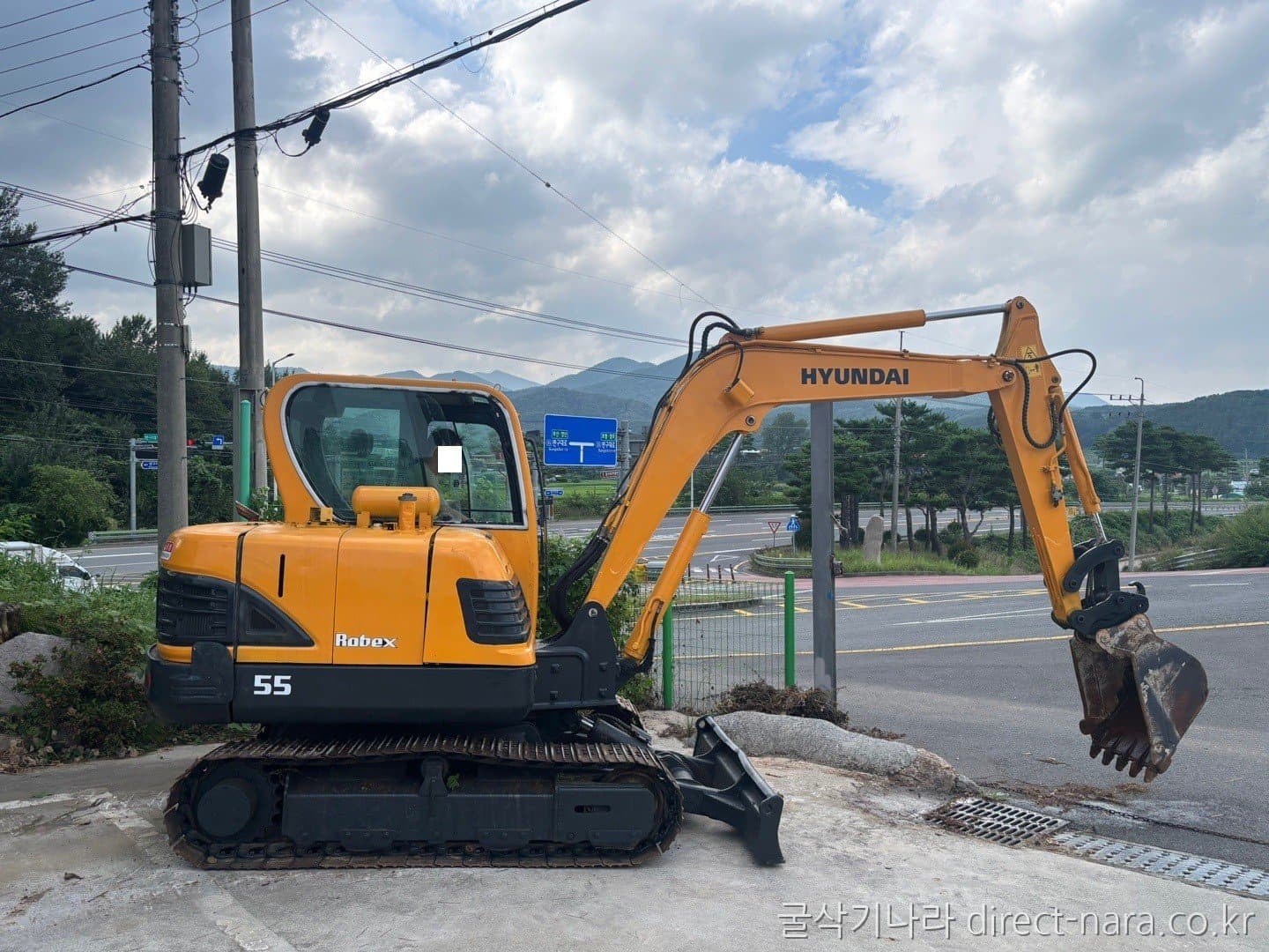 HD Hyundai R55