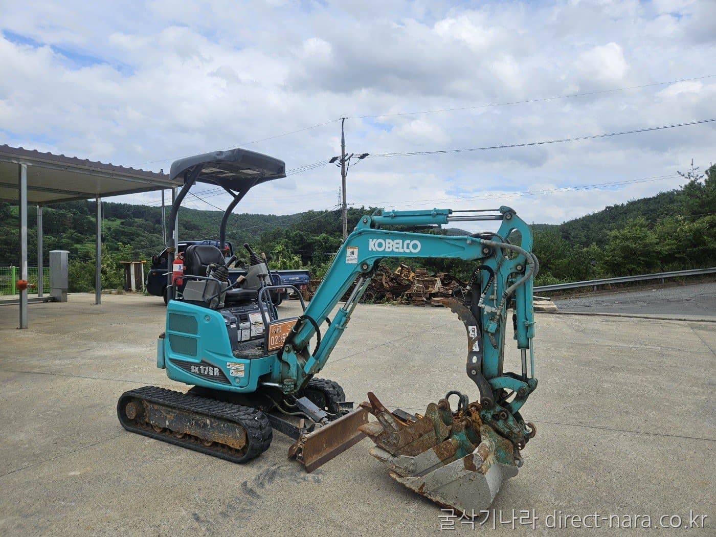 Kobelco SK17