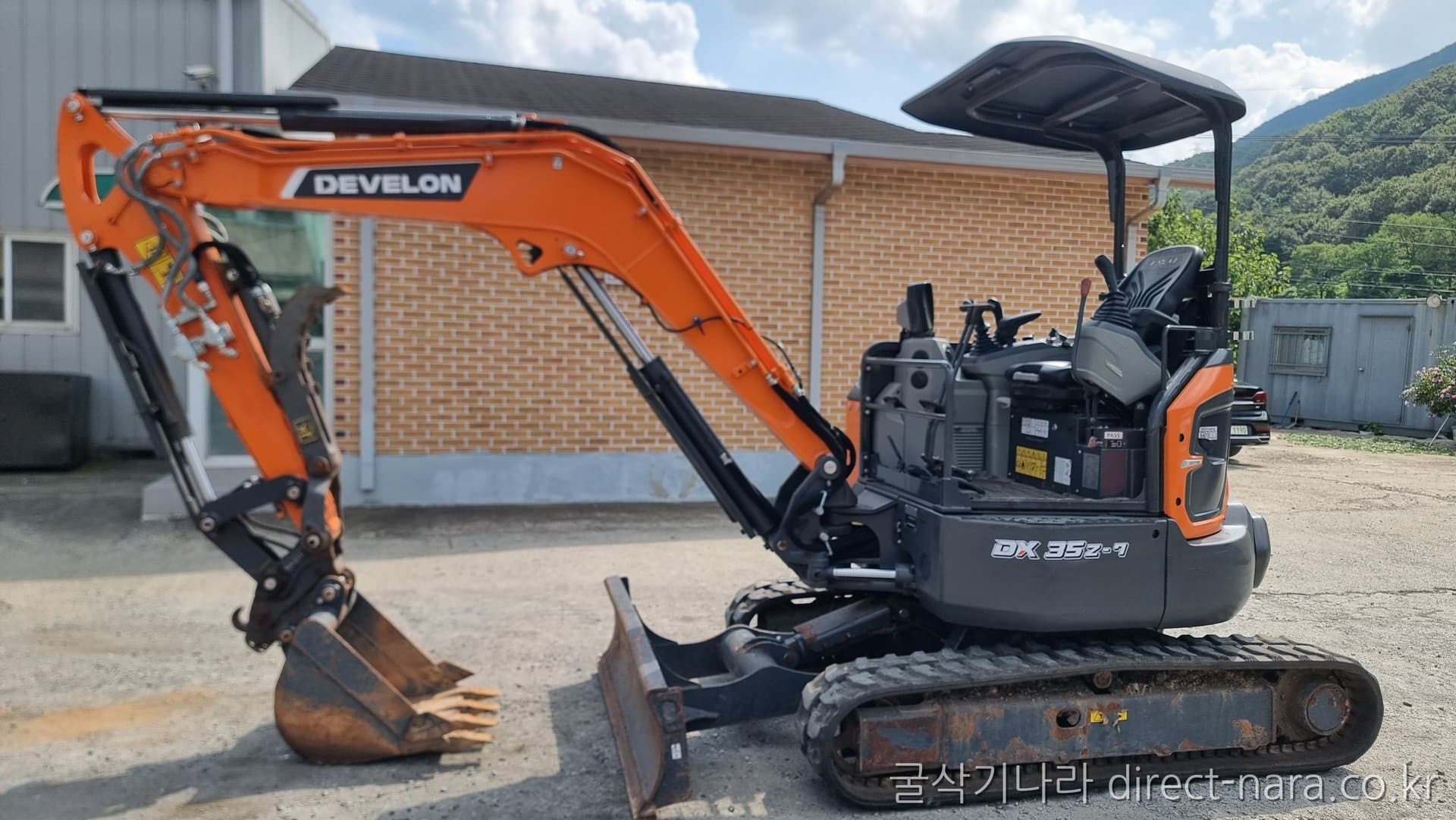 Doosan (Develon) DX35