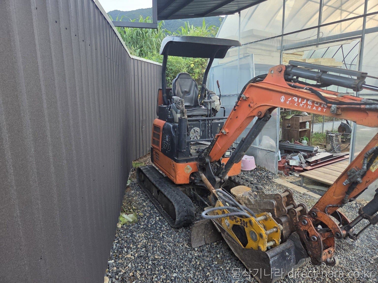 Hitachi ZX17